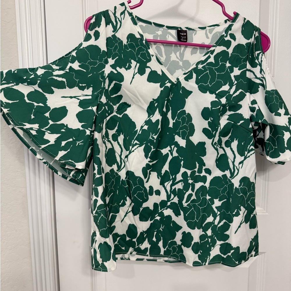 SHEIN Asymmetrical Green Flutter Cutout Sleeve Blouse